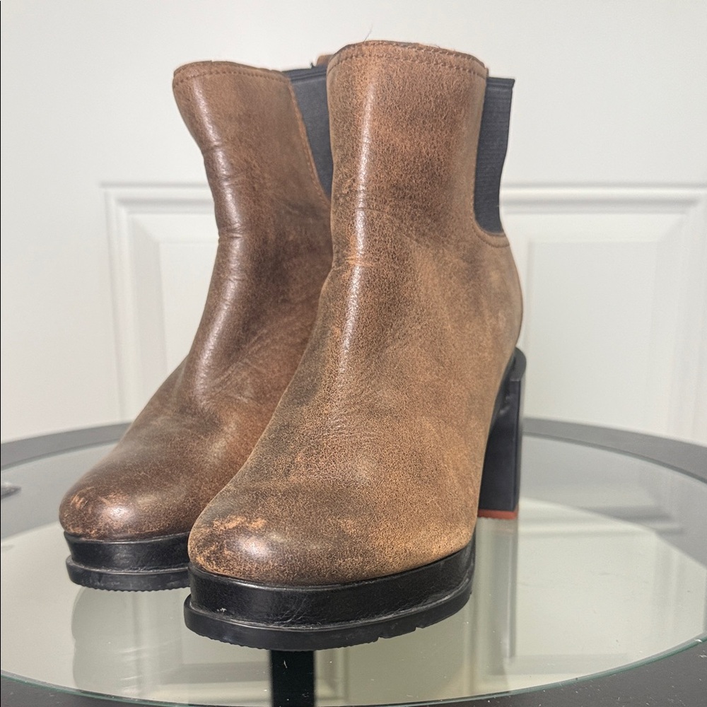 Sorel Blake Block-Heel Leather Chelsea Boots